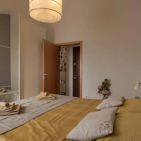 Leki - Newly Renovated, Modern Spot Apartment *